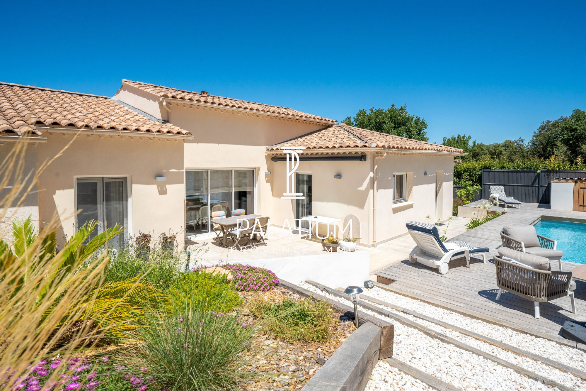 Maison 4 pièces 233 m² · à Peyrolles-en-Provence · 233 m² · 880 000 €