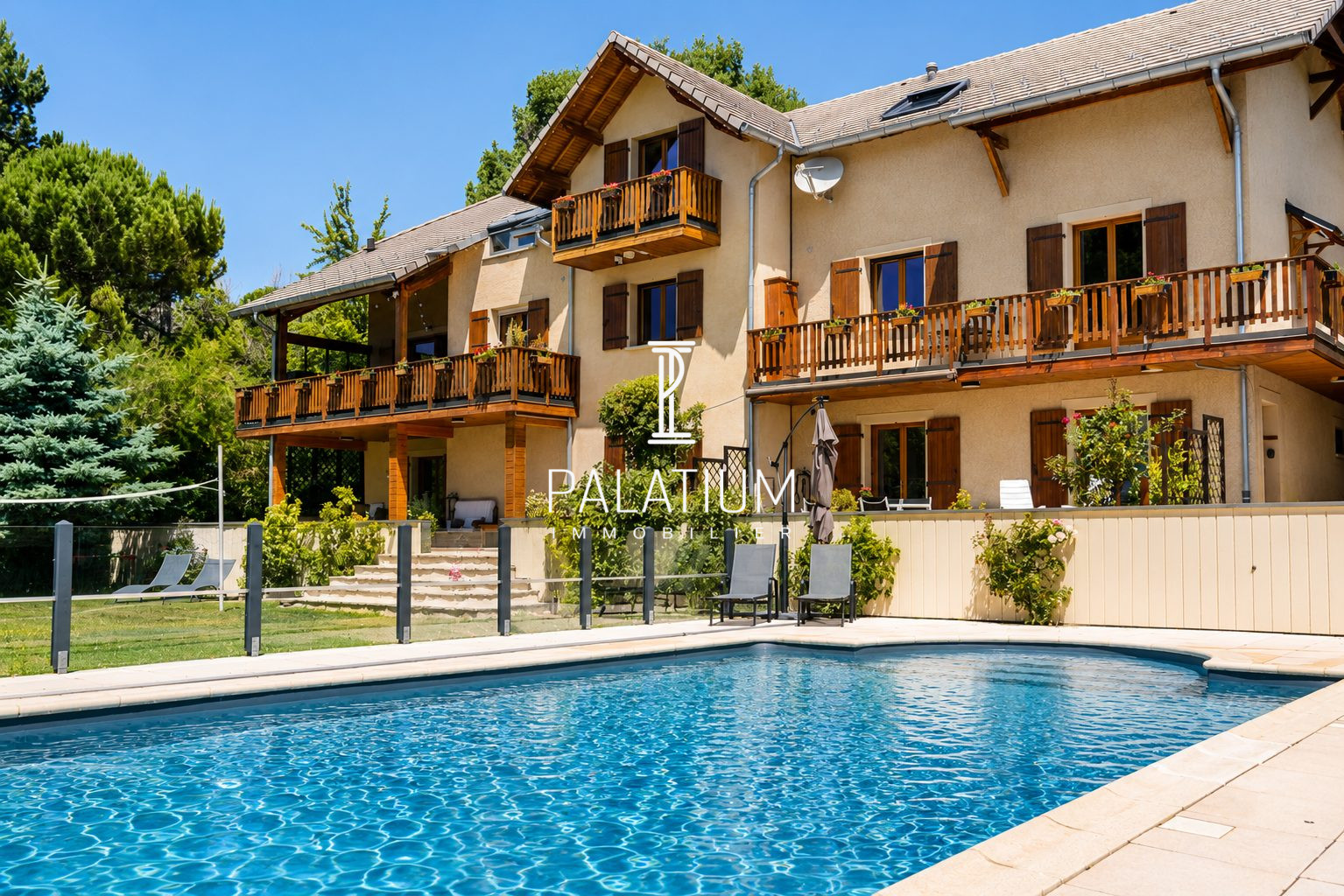 Maison 10 pièces 398 m² · à Chorges · 398 m² · 1 198 000 €
