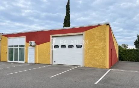 Local professionnel à Istres