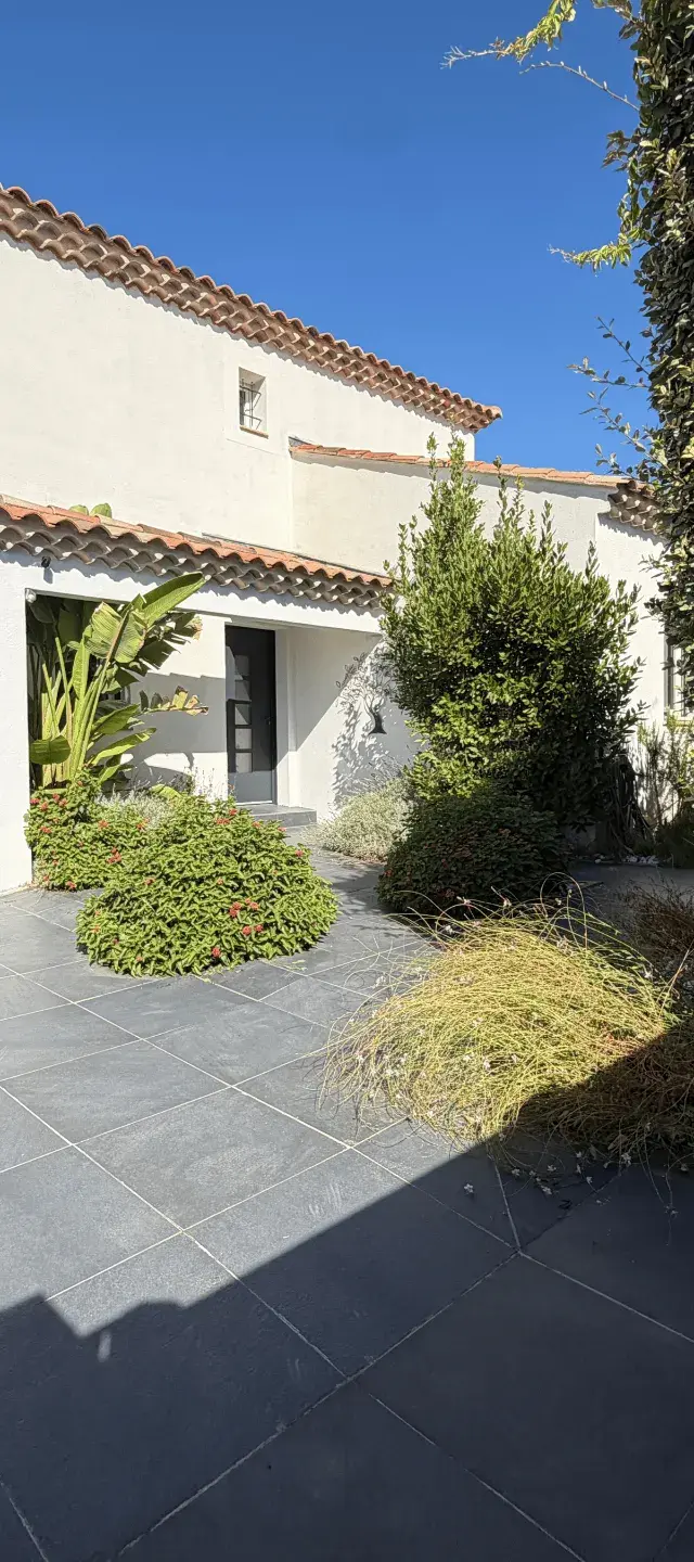 villa contemporaine, 13580 La Fare les Oliviers à La Fare les Oliviers