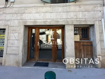 Local professionnel à Mane