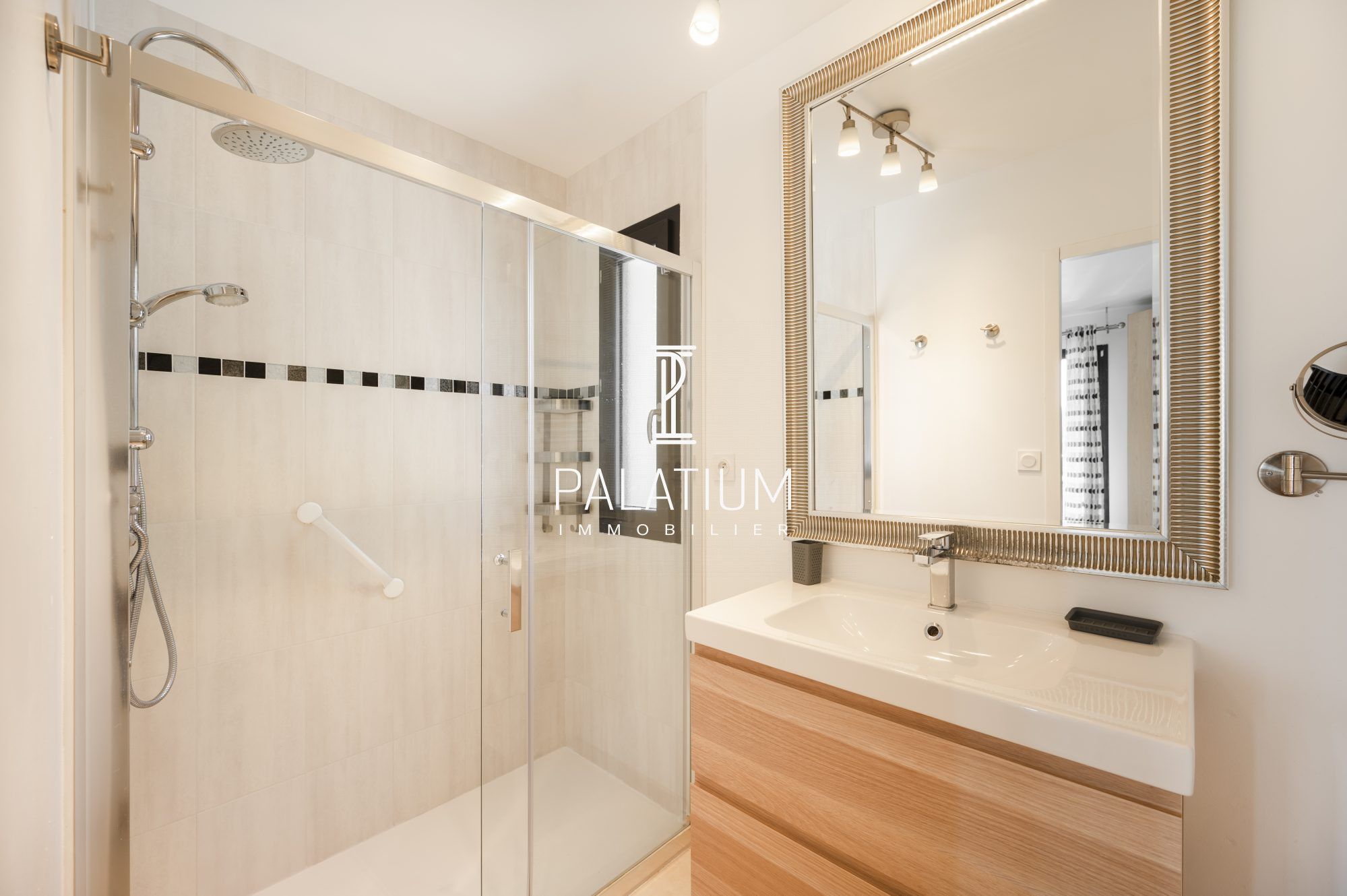 Appartement à Gréoux-les-Bains, photo 2