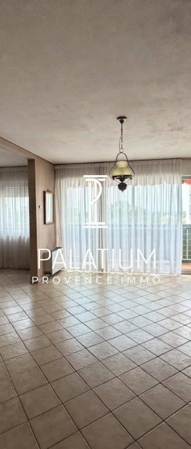 Appartement T4 lumineux à SALON DE PCE à Salon-de-Provence