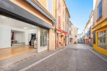 Commerce à Gréoux-les-Bains