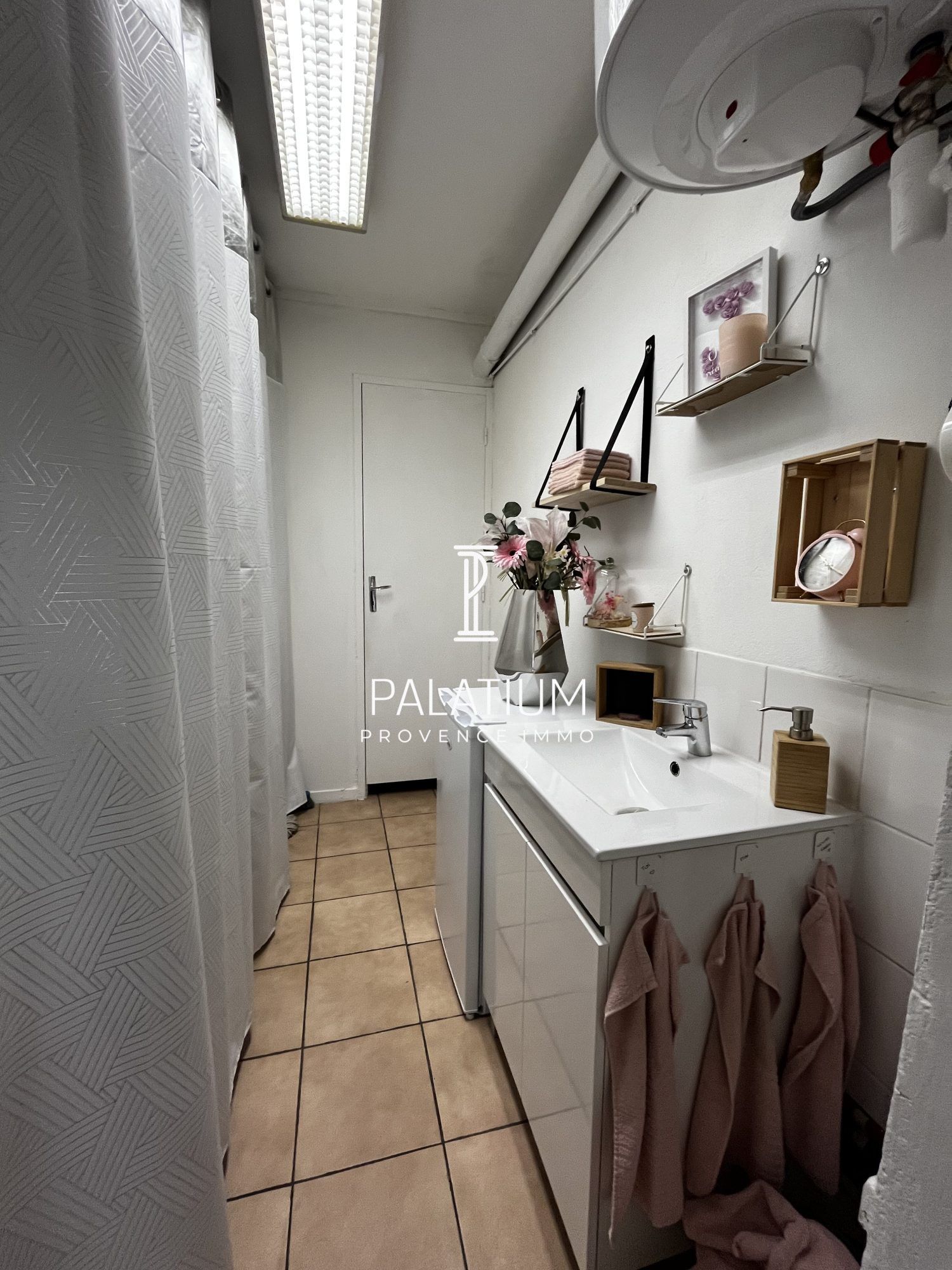Appartement à La Fare-les-Oliviers, photo 4