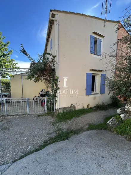 Maison à Saint-Julien le Montagnier