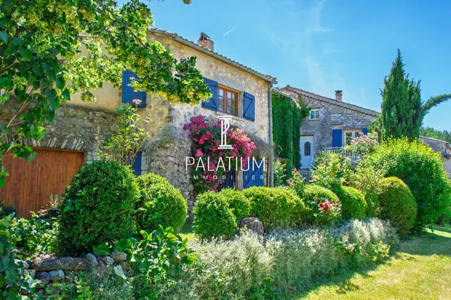 Maison de 190 m², 8 pièces, 4 chambres, terrain de 390 m² à Châteauneuf-Miravail à Châteauneuf-Miravail