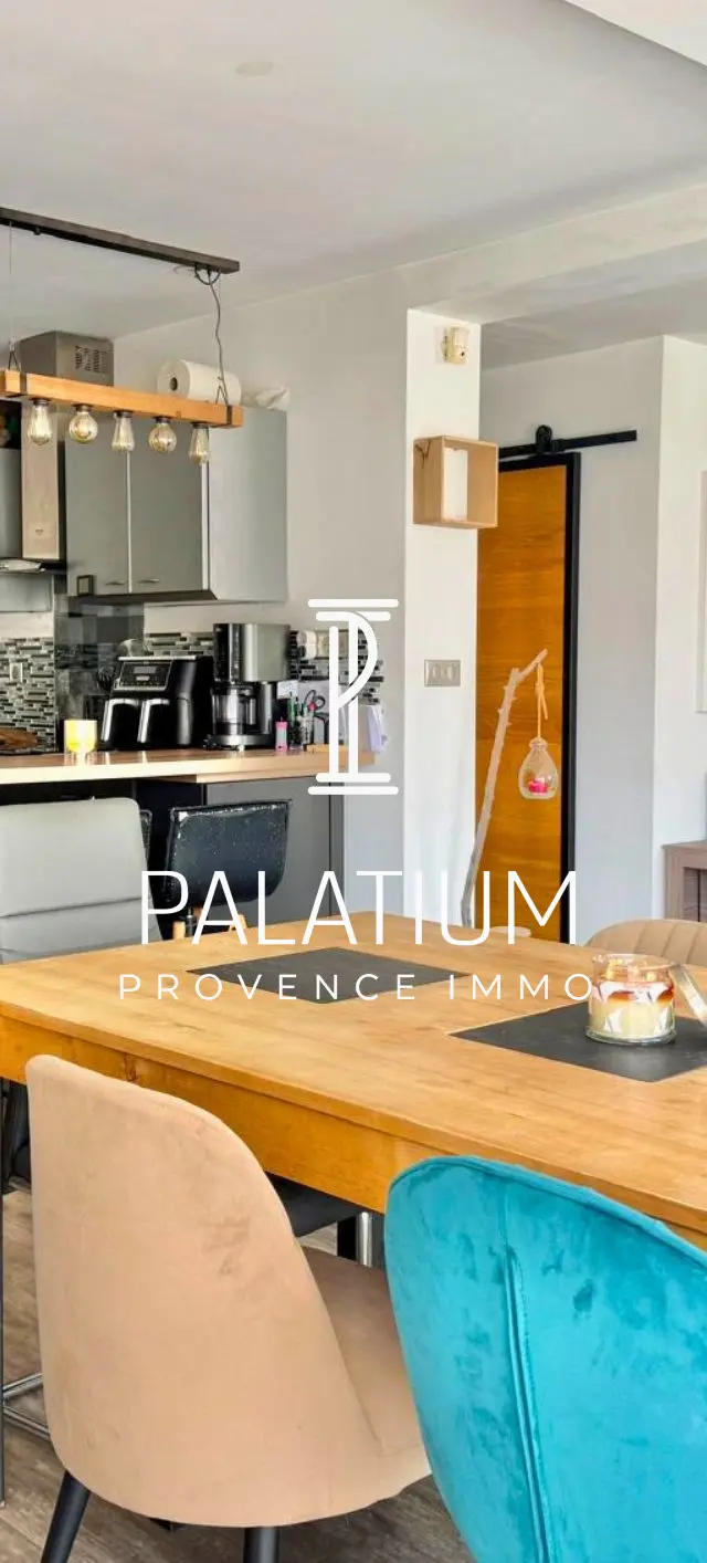 Maison de 100 m², 4 pièces, 3 chambres, terrain de 430 m², Eyguières à Eyguières