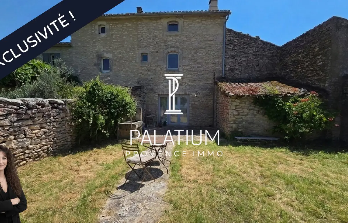 EXCLUSIVITE ! MÉNERBES (84) – Maison en pierre de 100 m² avec dépendances aménageables et plus de 3 hectares de vignes à Ménerbes