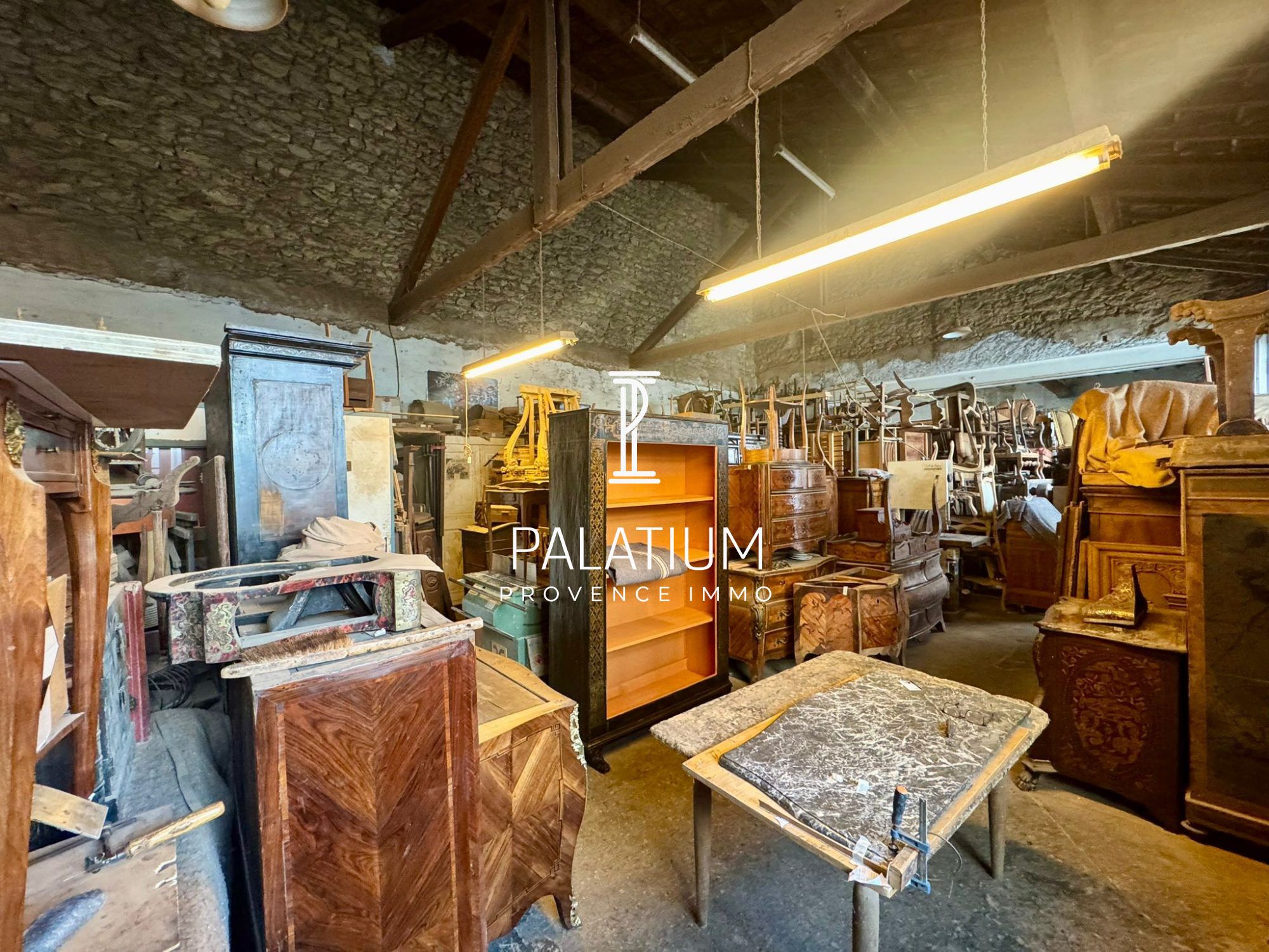 Local professionnel à Salon-de-Provence, photo 2